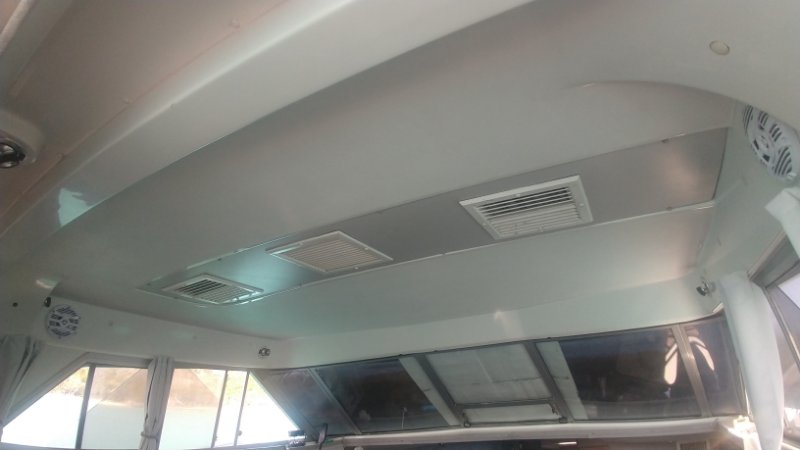 Salon overhead vents