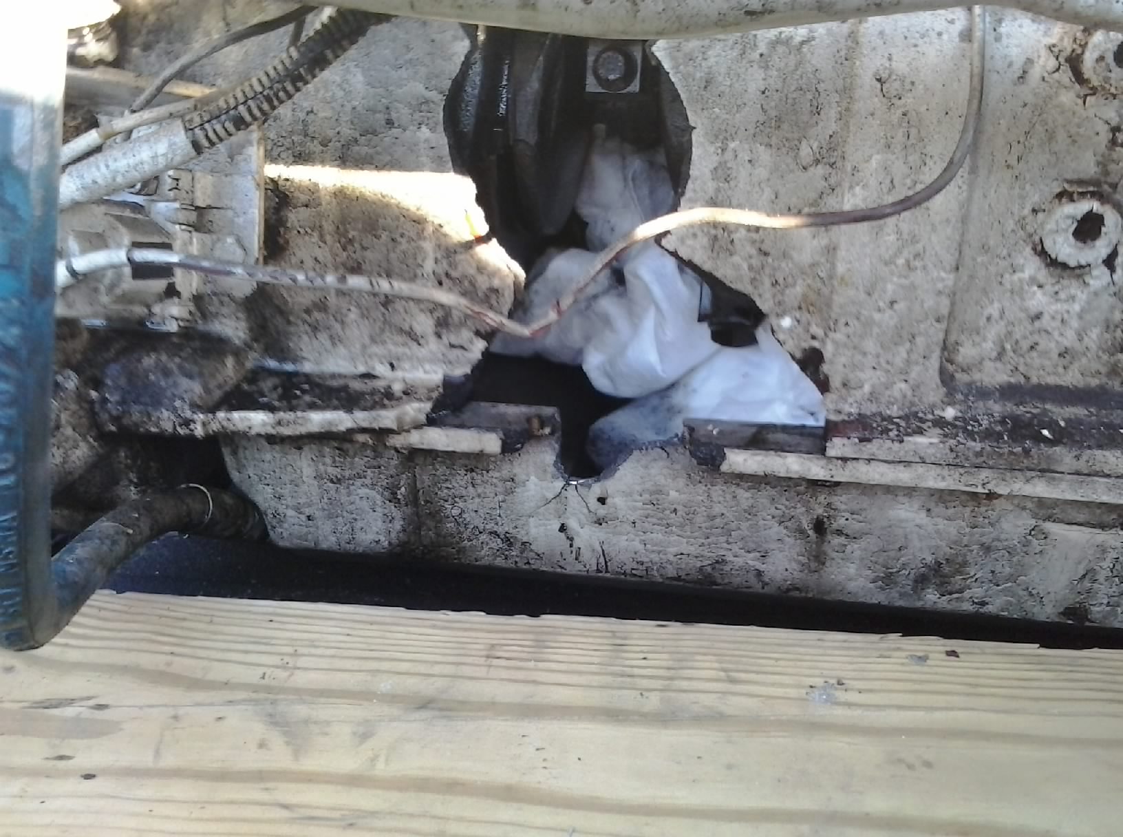 engine hole.jpg