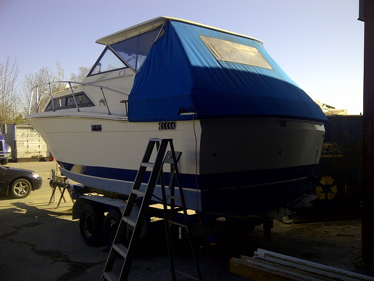 Bimini top on